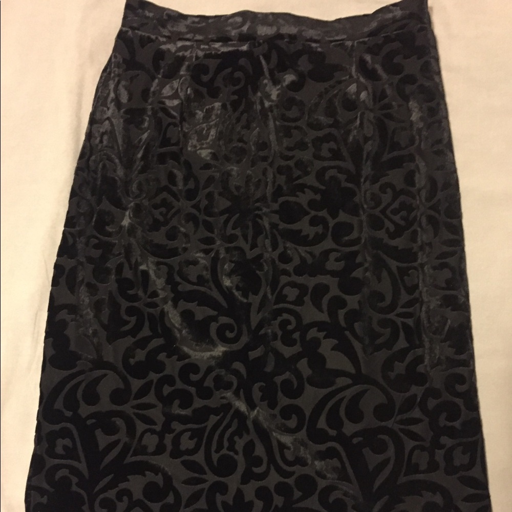 Moon (Stitchfix) Black Velvet Pattern Pencil Skirt